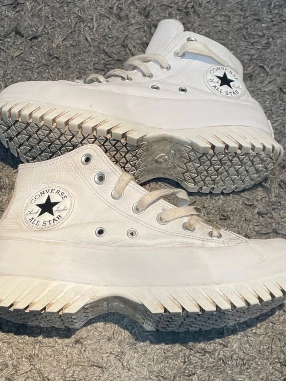 Converse Chuck Taylor All Star Lugged 2.0 High Top - Size 7.5